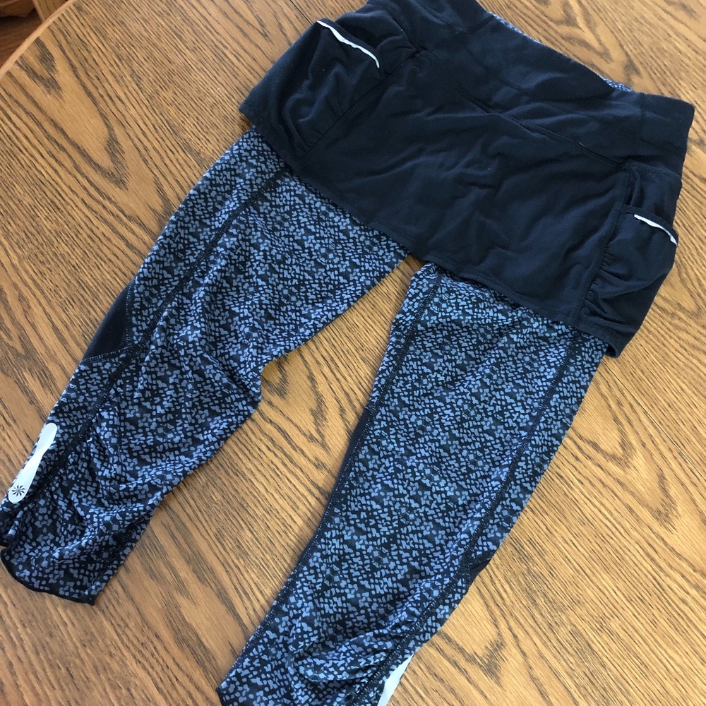 Athleta XS Skirt CropYoga Leggings EUC